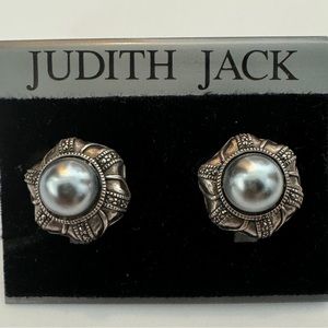 Vintage Judith Jack earrings in sterling silver. 🖤